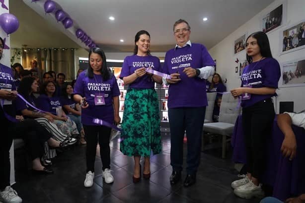 Marcelo Ebrard y Rosalinda Bueso dan el banderazo nacional a 200 Casas Violeta