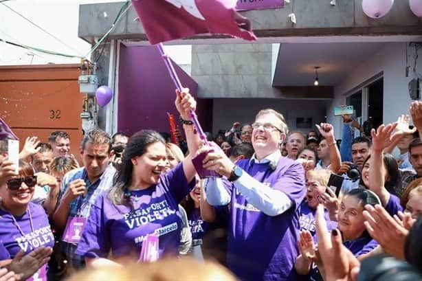 Marcelo Ebrard y Rosalinda Bueso dan el banderazo nacional a 200 Casas Violeta