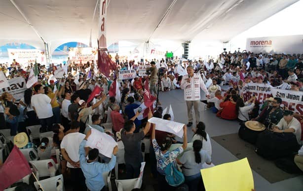 Adán Augusto López Hernández se prodiga en un amplio reconocimiento a la 4T de la vida pública en México, en Veracruz