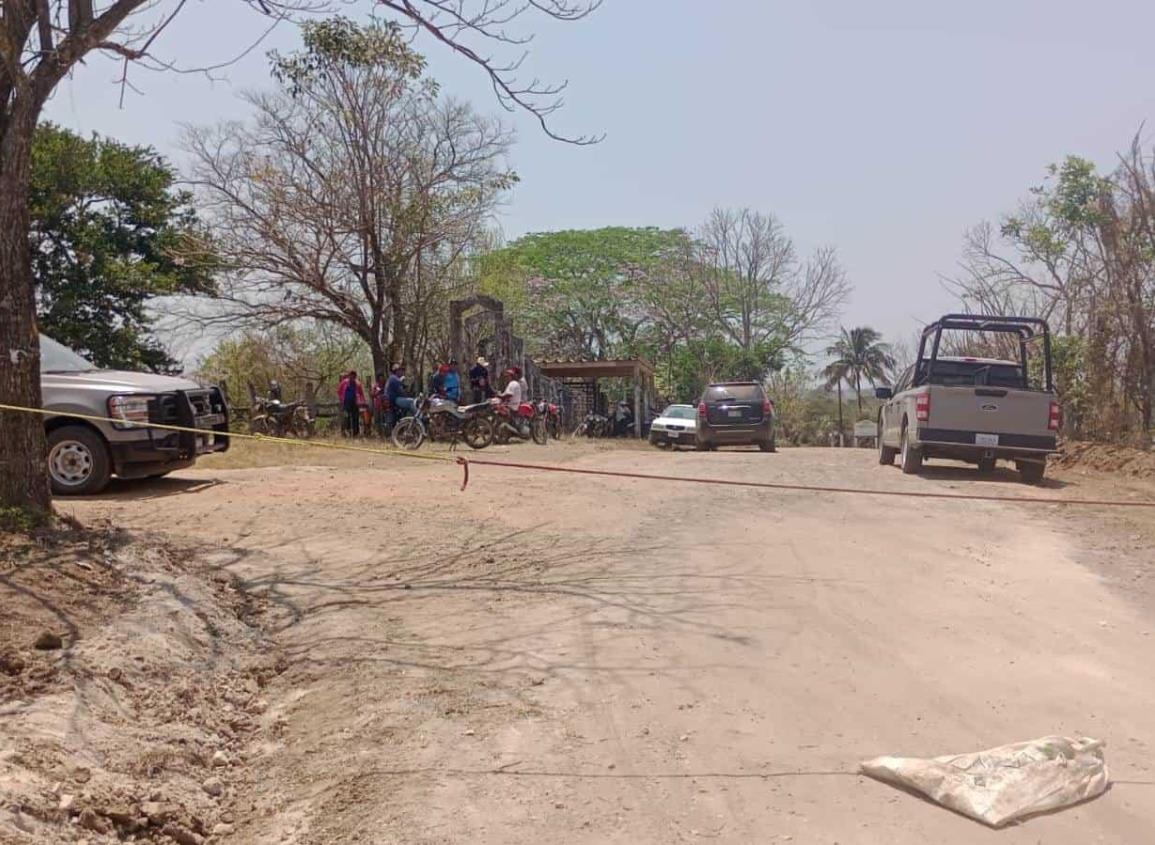 Abandona Lorena Sánchez al ejido Ruiz Cortinez