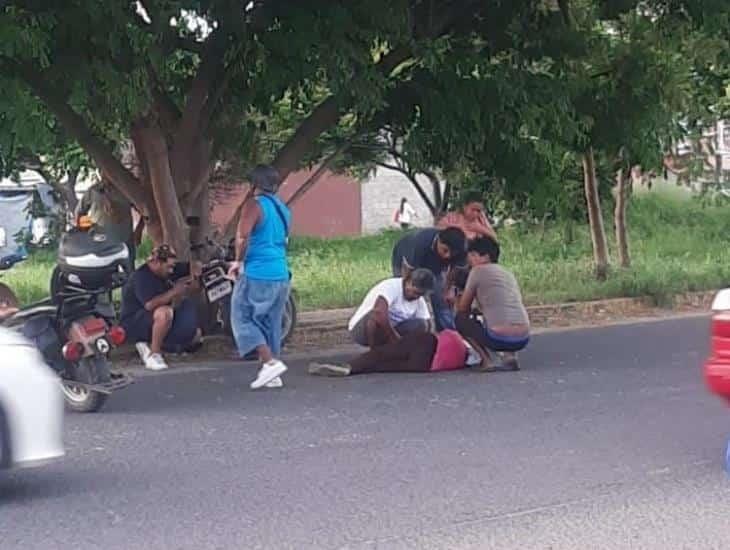 Motociclista arrolla a una ancianita en Lomas del Vergel, en Veracruz