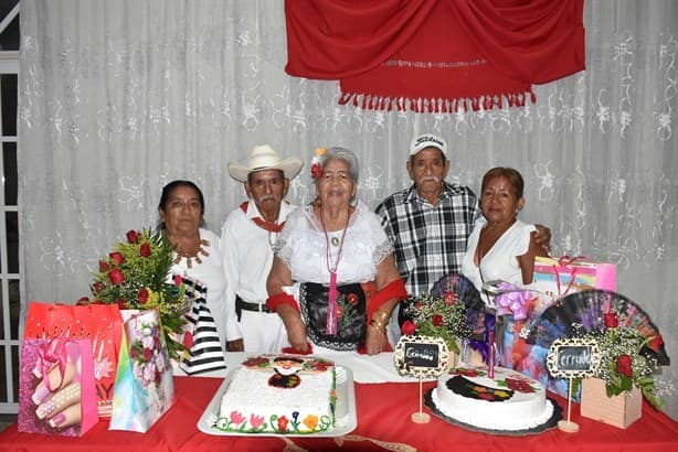 Lidia Moscoso cumple 80 años de feliz existencia