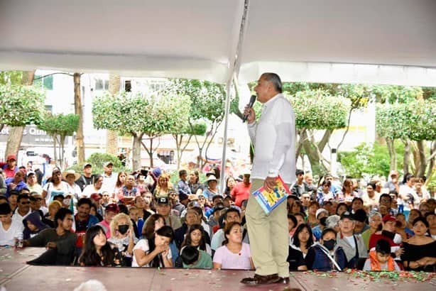 Sale Adán Augusto López Hernández nuevamente en defensa de los libros de texto gratuitos