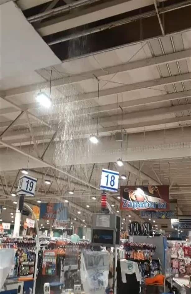 Sorprende chorros de agua en centro comercial de Las Brisas, en Veracruz | VIDEO