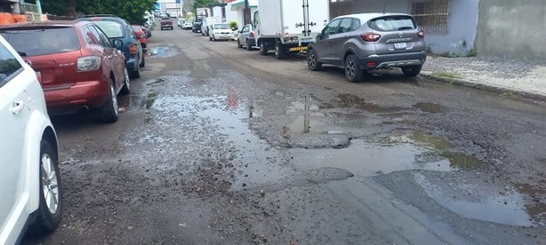 Fuga de aguas negras afecta a vecinos de Boca del Río; exigen solución a CAB