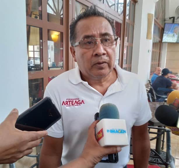 Taxistas de Veracruz denuncian presión del gobierno del estado para portar propaganda de aspirante a la presidencia