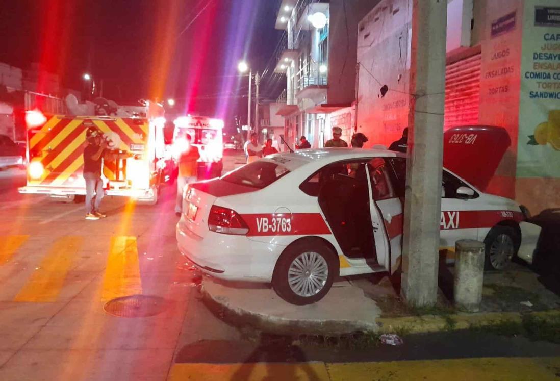 Taxi es impactado por automóvil de EdoMex en colonia de Veracruz | VIDEO