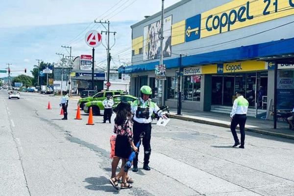 Falta de cultura vial pone en riesgo a peatones en Coatzintla