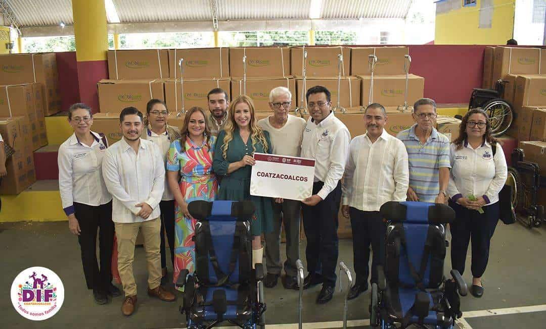 DIF Coatzacoalcos es beneficiado con aparatos funcionales para mejorar la salud integral de familias.