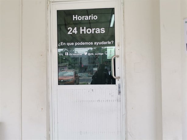 CFE de Nanchital no tienen la facultad de cobrar; les negaban efectuar el pago en efectivo
