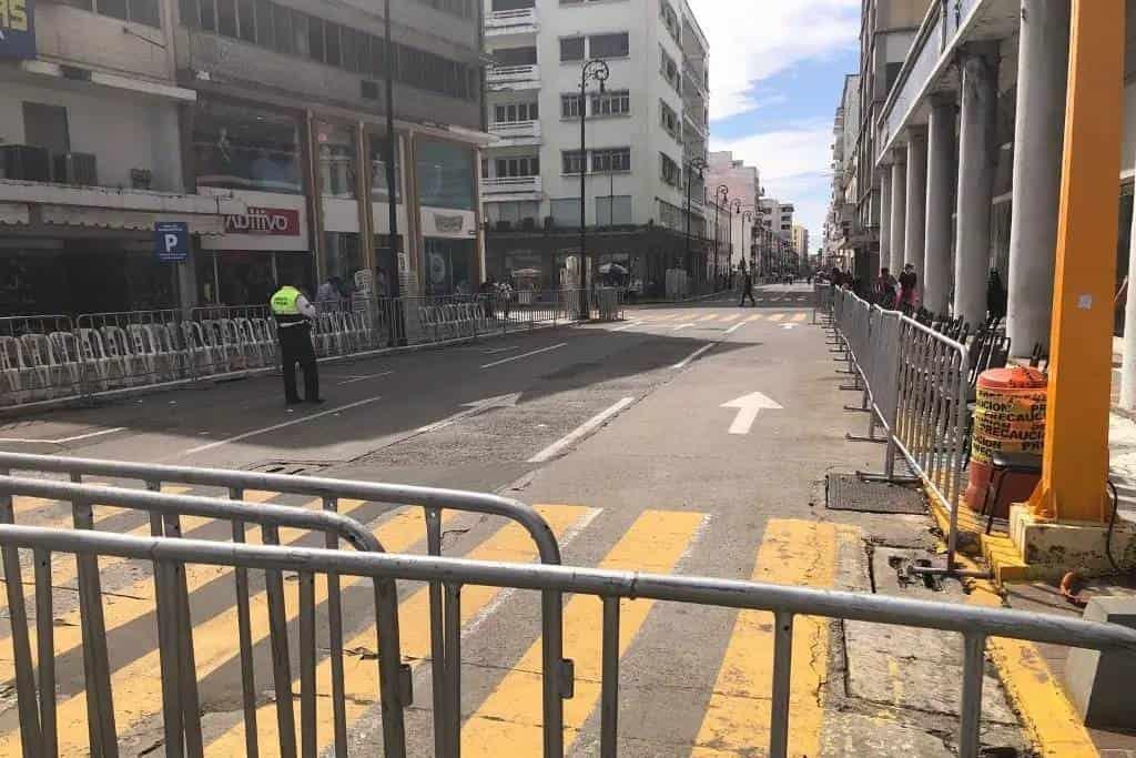 Cierre vial en avenida Independencia previo al desfile de bomberos de Veracruz