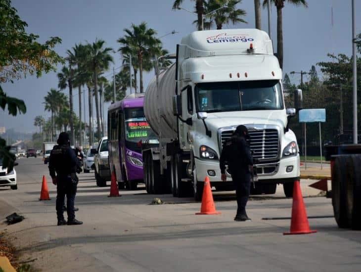 Retenes policíacos siguen instalándose en entradas y salidas de Coatzacoalcos y Minatitlán