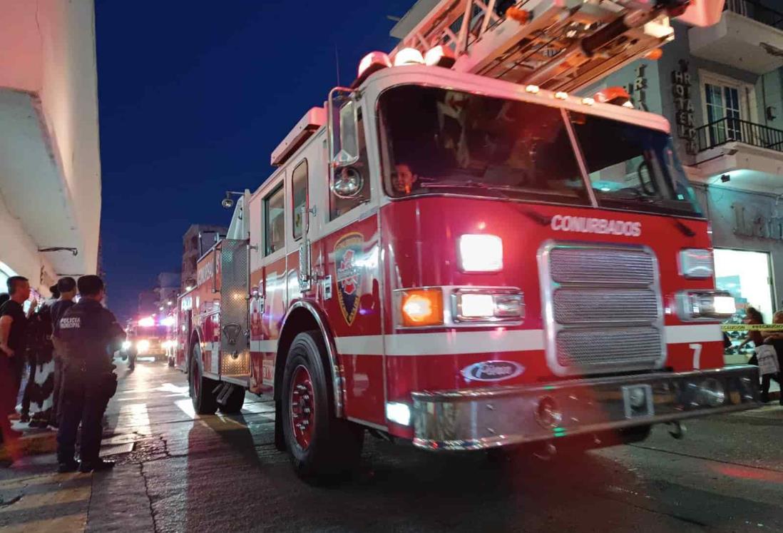 Desfilan bomberos de Veracruz para conmemorar su 150 aniversario | VIDEO