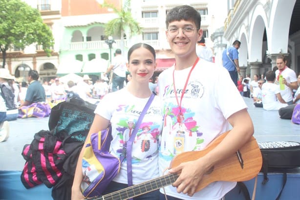 Instituto de la Investigación y Difusión de la Danza Mexicana efectúa muestra masiva de Son Jarocho