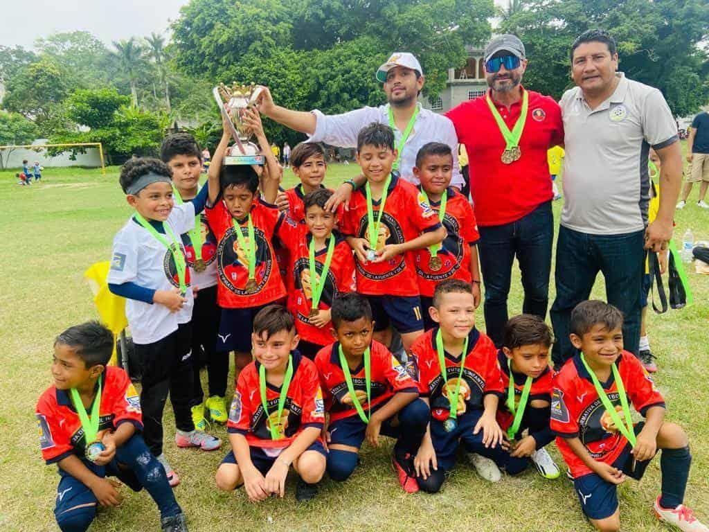 Se coronan jóvenes en Copa Tuxpan 2023