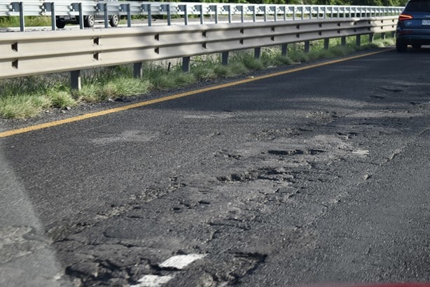 Caos y filas de 7 kilómetros en caseta Paso del Toro