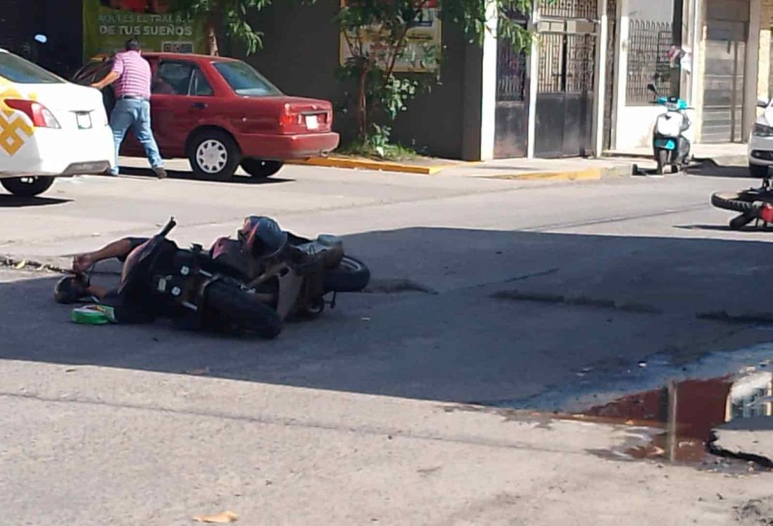 Choque entre dos motociclistas en Cardel pero llegan a un acuerdo