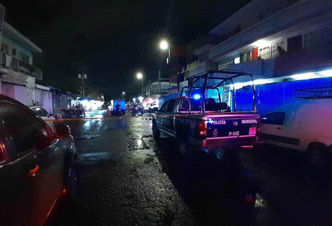 Roban retroexcavadora tras someter a vigilante en colonia de Veracruz