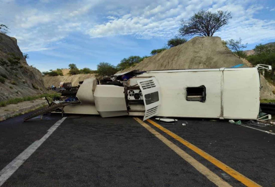 Migración: fallecieron 15 mexicanos y un venezolano en carretera en Oaxaca