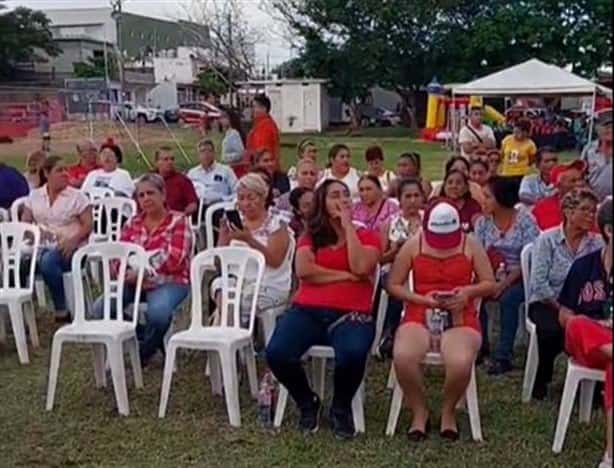 Diputada Rosa María Hernández denuncia que Ayuntamiento de Veracruz le cortó el alumbrado público en plena asamblea