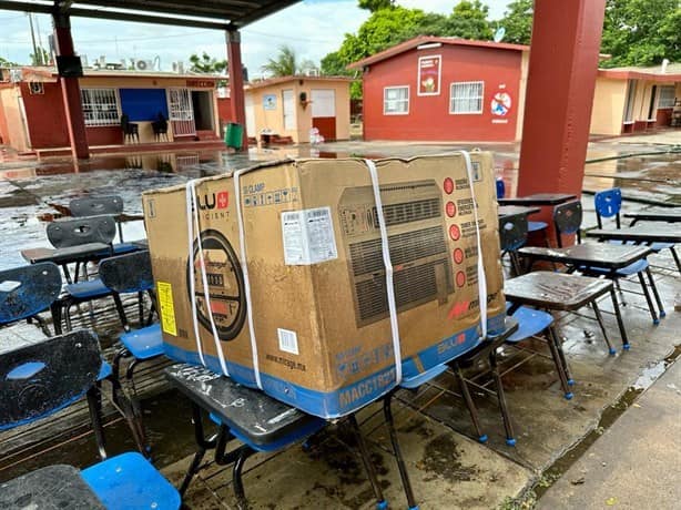 Inundación en primaria Luis Pasteur de Boca del Río destruye nuevos libros de texto | VIDEO