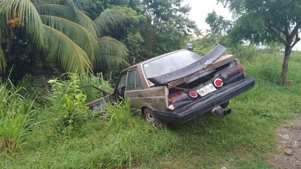 Camioneta choca contra dos autos en la carretera Boca del Río-Paso del Toro