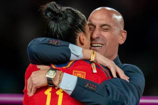 Luis Rubiales no dejará la presidencia de la Real Federación Española de Futbol; hay reacciones