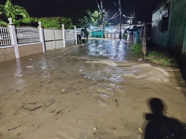 Arroyo Nexmegata causó inundaciones en hogares de Villa Cuichapa l VIDEO