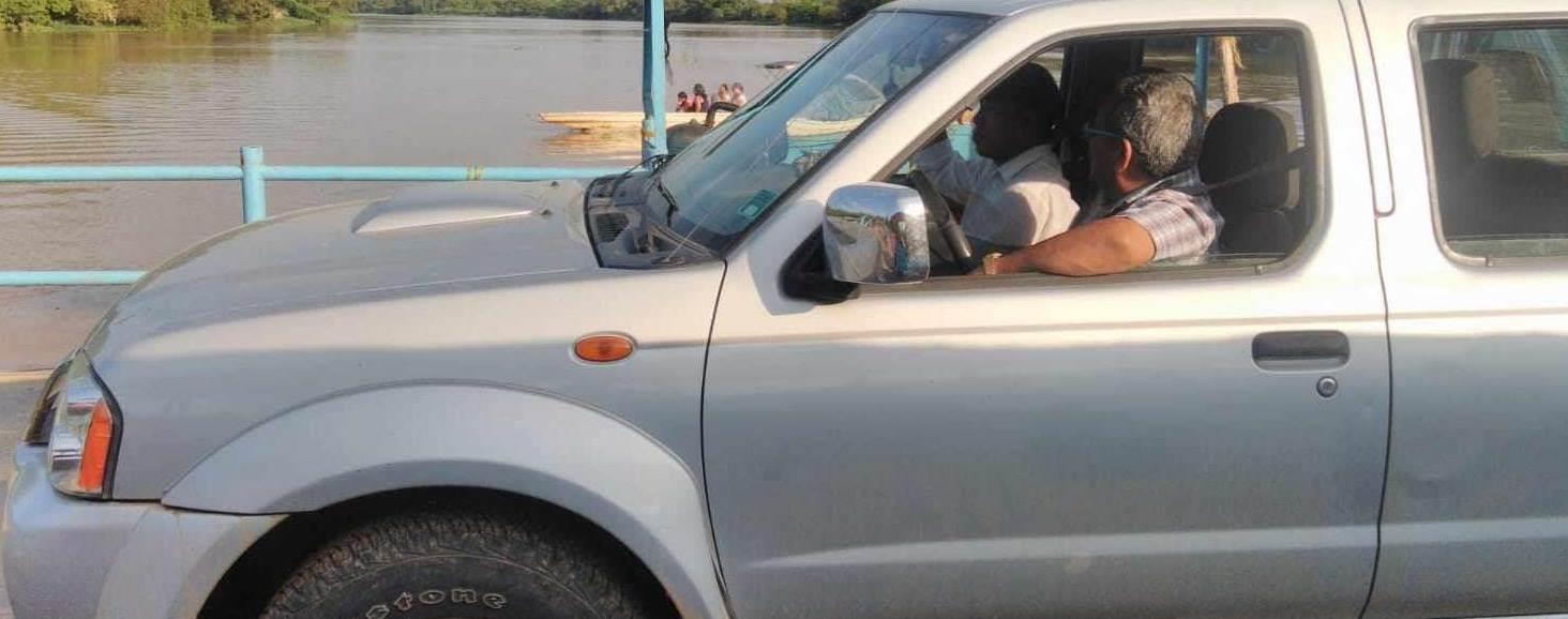Ladrones hicieron de las suyas al robarse una camioneta del estacionamiento del Hospital Regional de Petróleos Mexicanos
