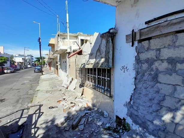 Se derrumba parte de una vivienda en la colonia Centro de Veracruz