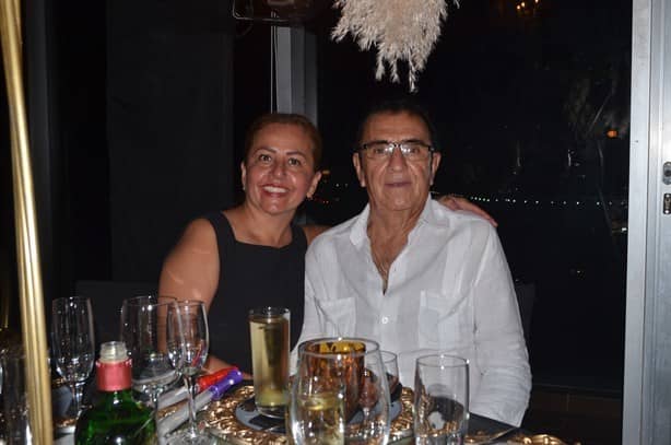 Ana María Castillejos Guzmán y Roberto Romero Rodríguez contraen matrimonio civil