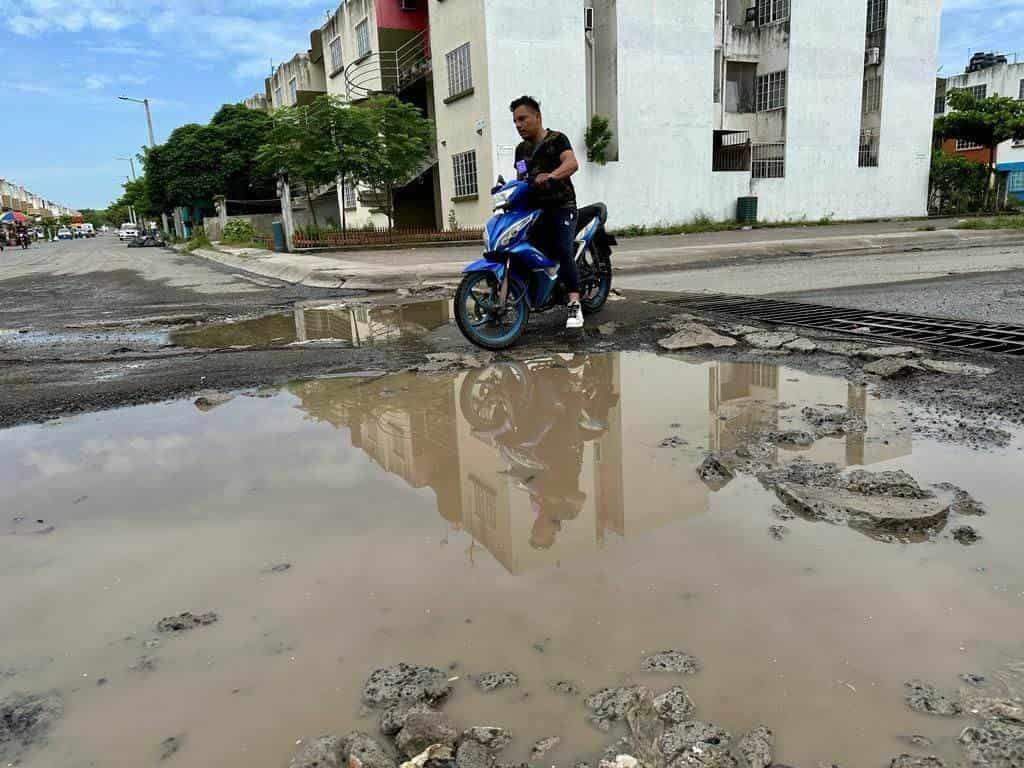 ¡Bachecruz! Entre baches y hundimientos, así son las calles en Río Medio