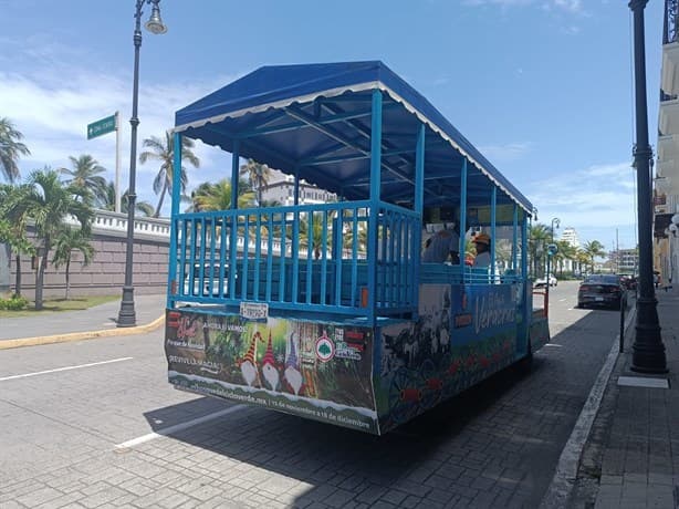 Reprochan operadores de tranvías ser desplazados como ambulantes del Malecón de Veracruz