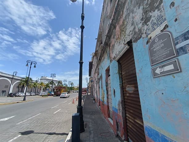 Reprochan operadores de tranvías ser desplazados como ambulantes del Malecón de Veracruz