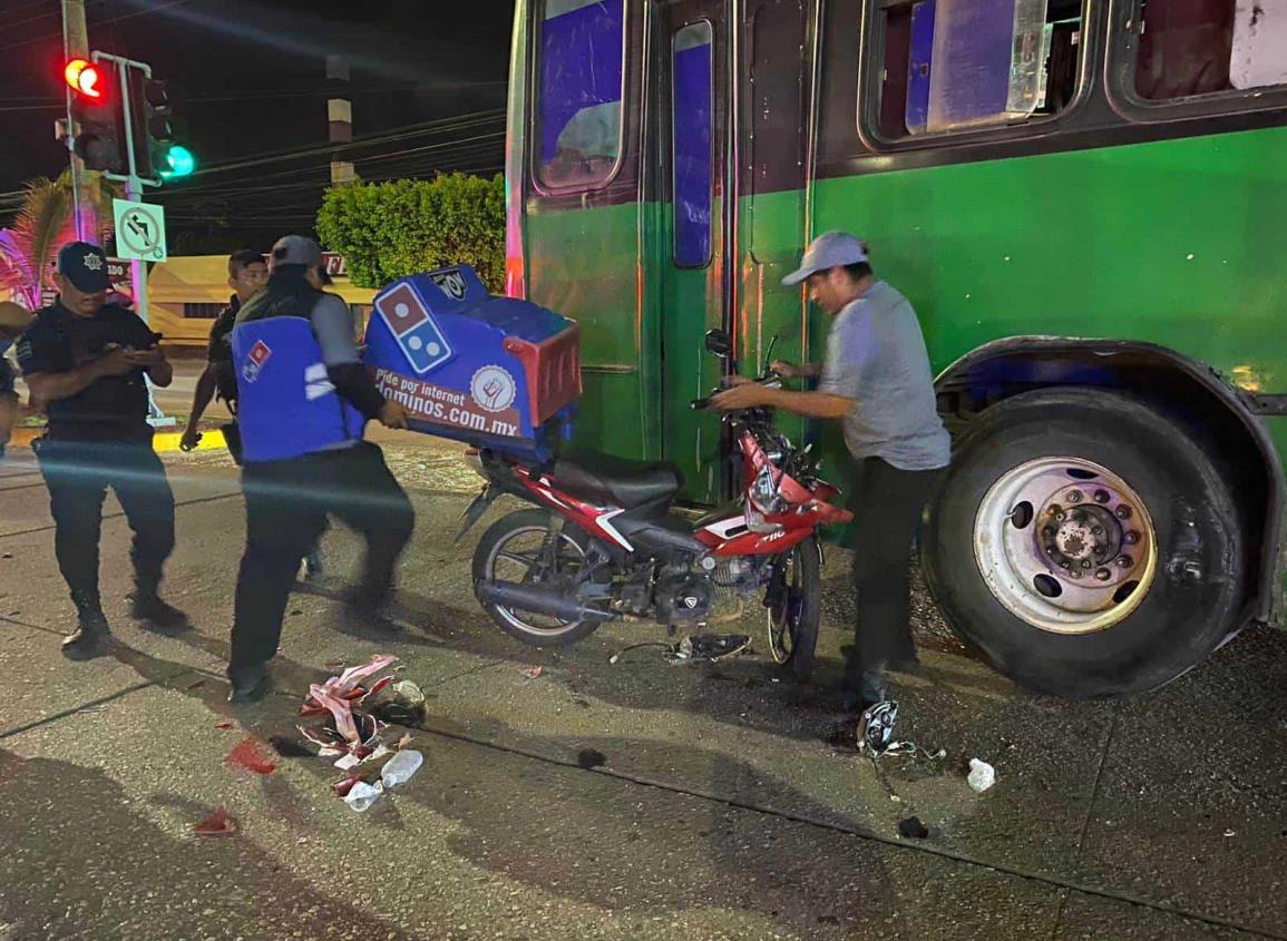 Arrollan 2 veces a repartidor de pizzas en Minatitlán
