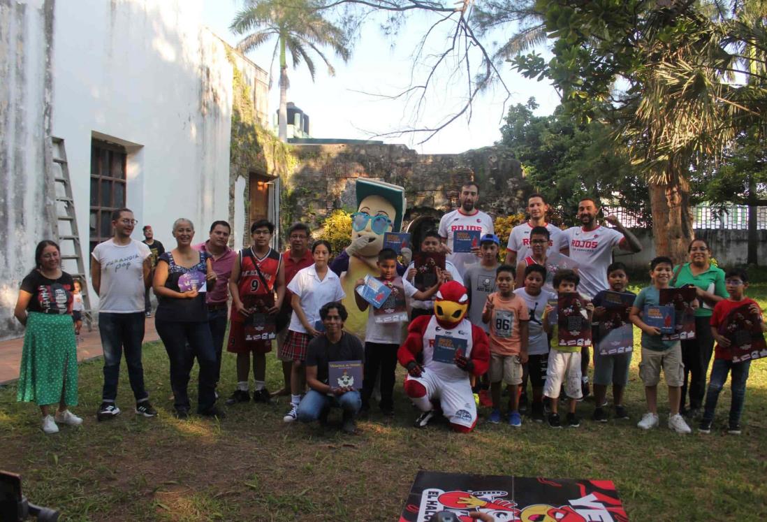 ¡Canasta de lectura! Halcones Rojos se une a la FNLIyJ en Veracruz