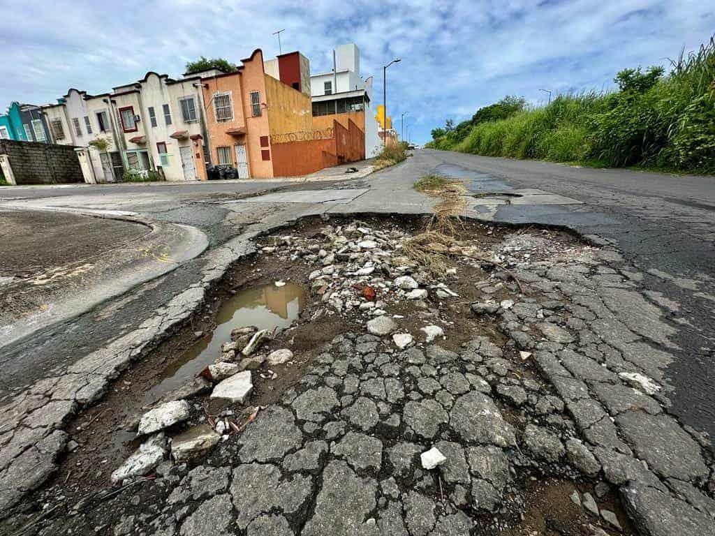 Exigen al Ayuntamiento de Veracruz poner fin a baches y hundimientos