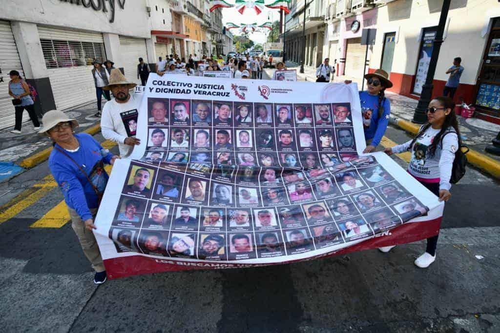 Familias marchan por las víctimas de desaparición forzada en Veracruz