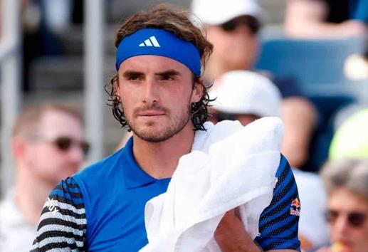 Alarga Stefanos Tsitsipas mala racha en el tenis