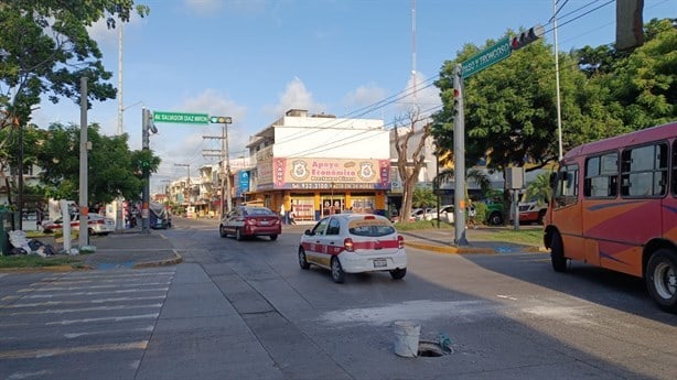 Registro sin tapa pone en peligro a niños de escuela en Veracruz