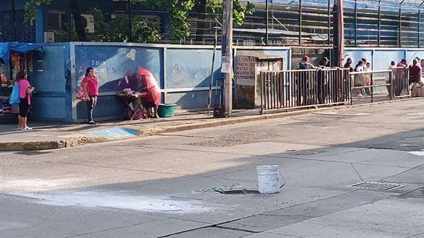 Registro sin tapa pone en peligro a niños de escuela en Veracruz