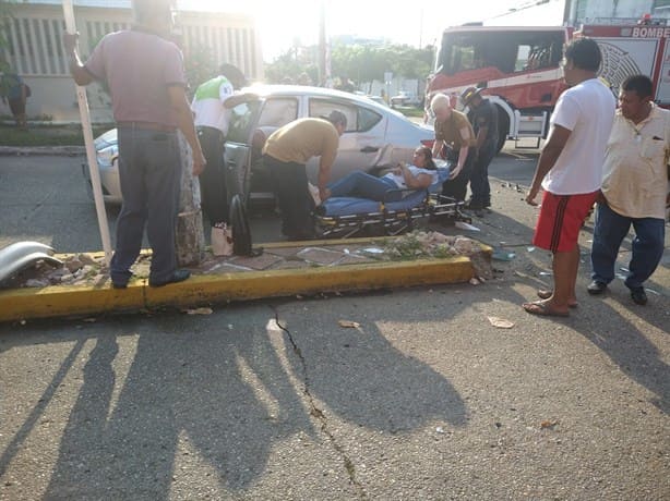 Aparatoso choque en Coatzacoalcos deja 5 lesionados, incluyendo un menor de edad