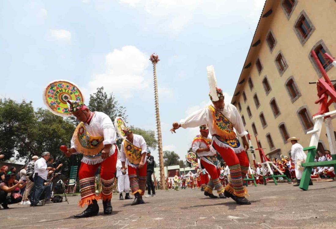 Participa Veracruz en Encuentro Nacional de Voladores en Los Pinos, en CdMx