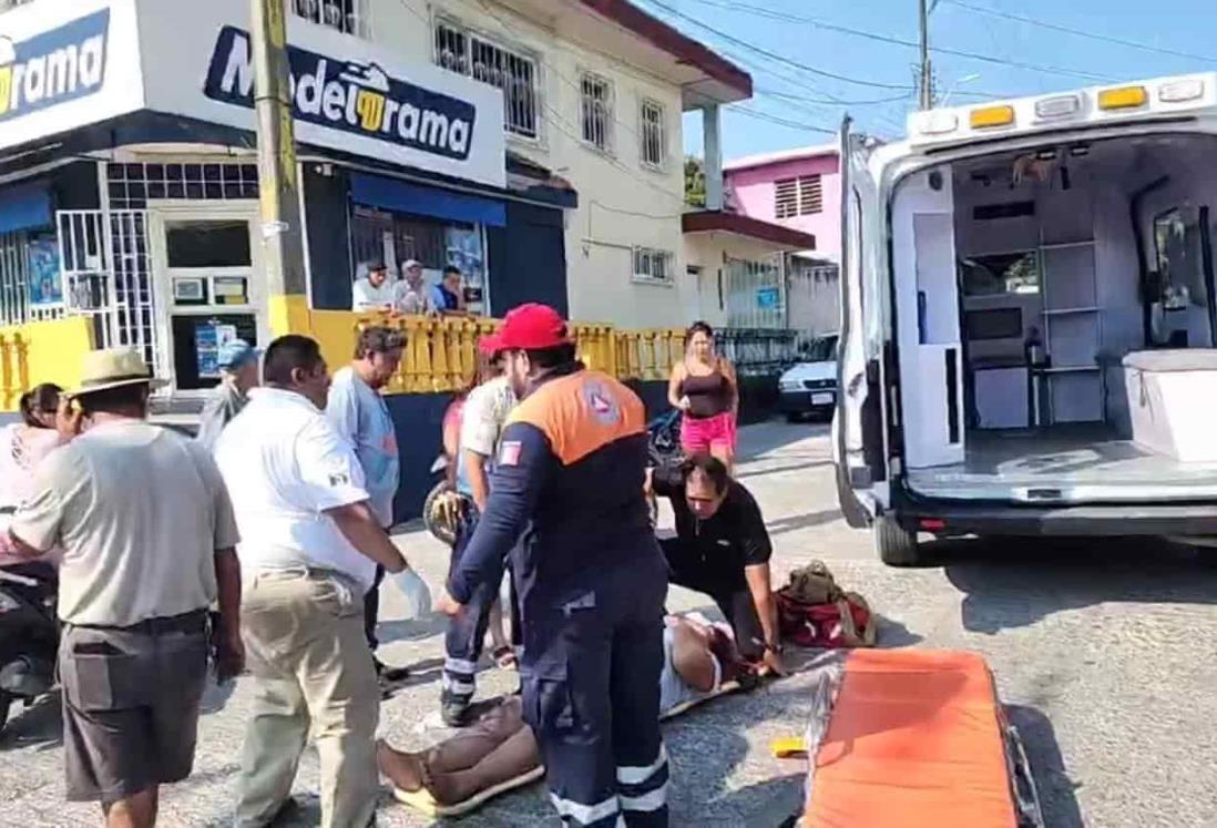 Se estrellan motociclistas en Tierra Blanca; hay dos lesionados