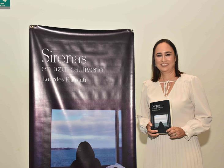 Lourdes Franyuti presenta su nuevo libro ‘Sirenas en Azul Cautiverio’