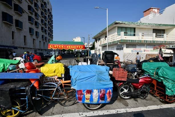 Desalojan a artesanos de El Cajón en malecón de Veracruz | VIDEO