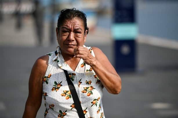 Desalojan a artesanos de El Cajón en malecón de Veracruz | VIDEO