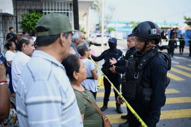 Desalojan a artesanos de El Cajón en malecón de Veracruz | VIDEO