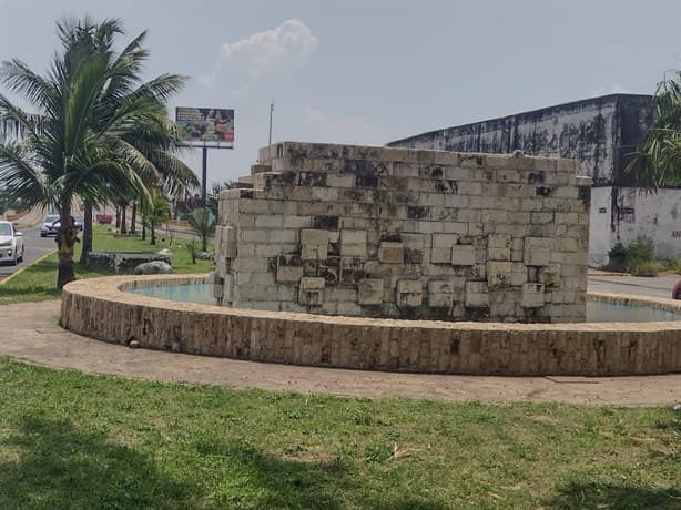 Fuente de Niños Pescadores en Veracruz: sin agua y sin las estatuas de los niños