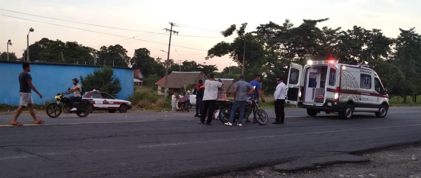 Motociclista derrapa y es hospitalizado en Tierra blanca